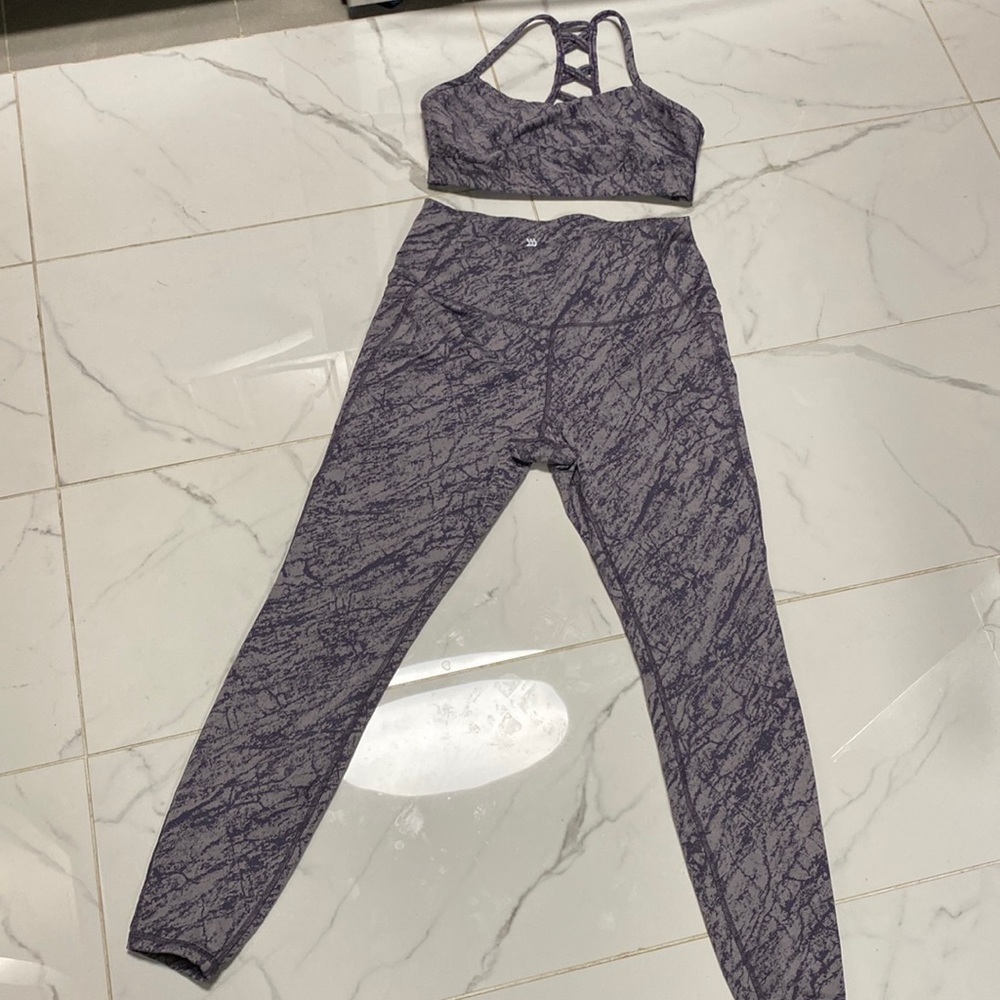 All in Motion Gray Activewear Set size M